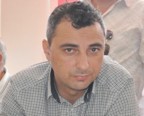 Foleanu contestă în instanţă decizia de ivalidare a mandatului său de consilier
